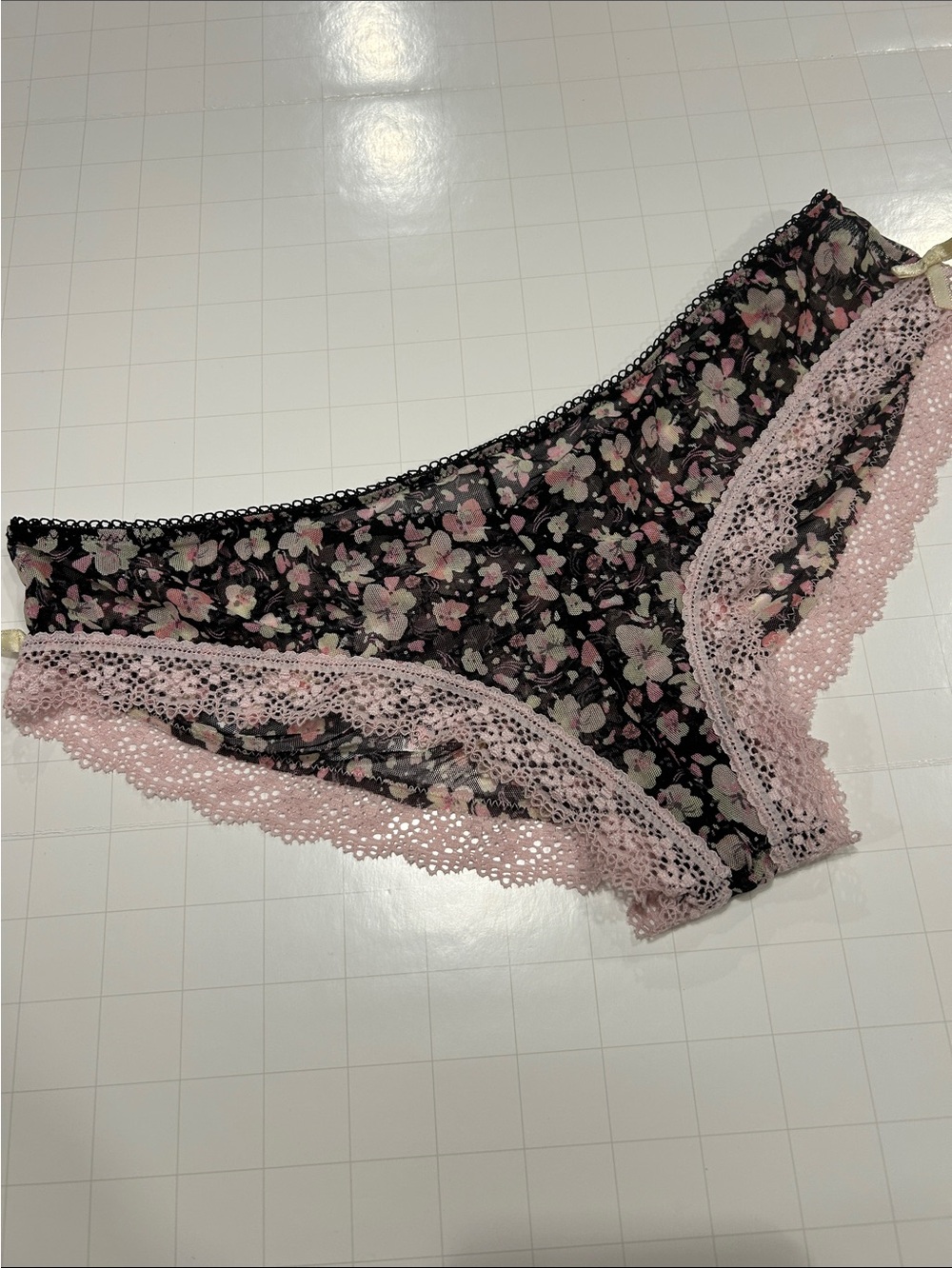 Floral Lace / Sheer Panties in Black and Pink M